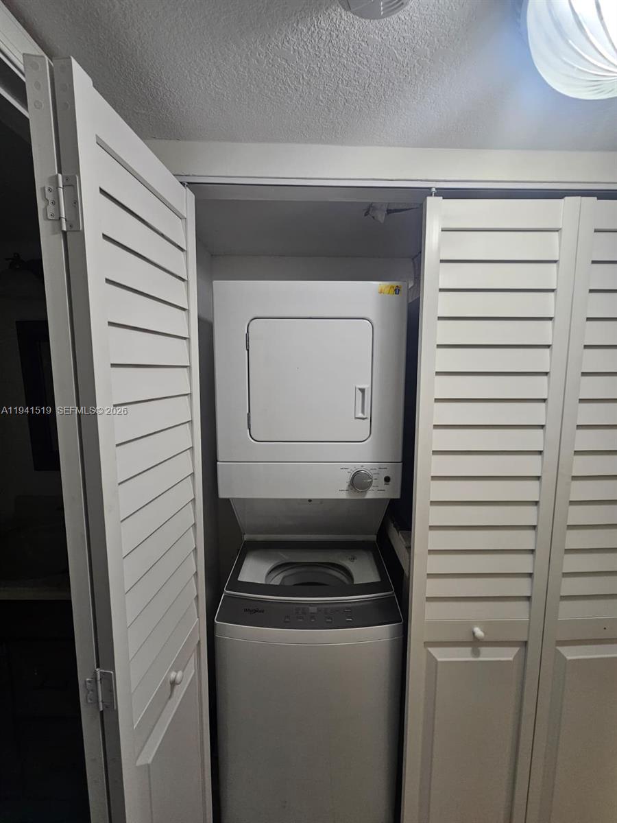 8592 W Sunrise Blvd # 209