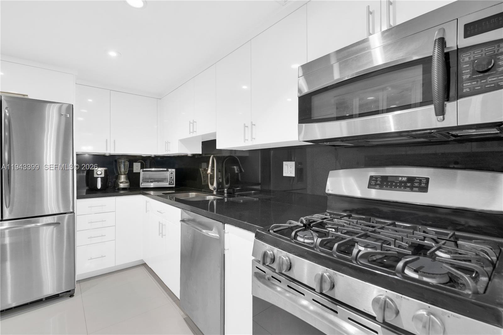 3140 S Ocean Dr # 1211