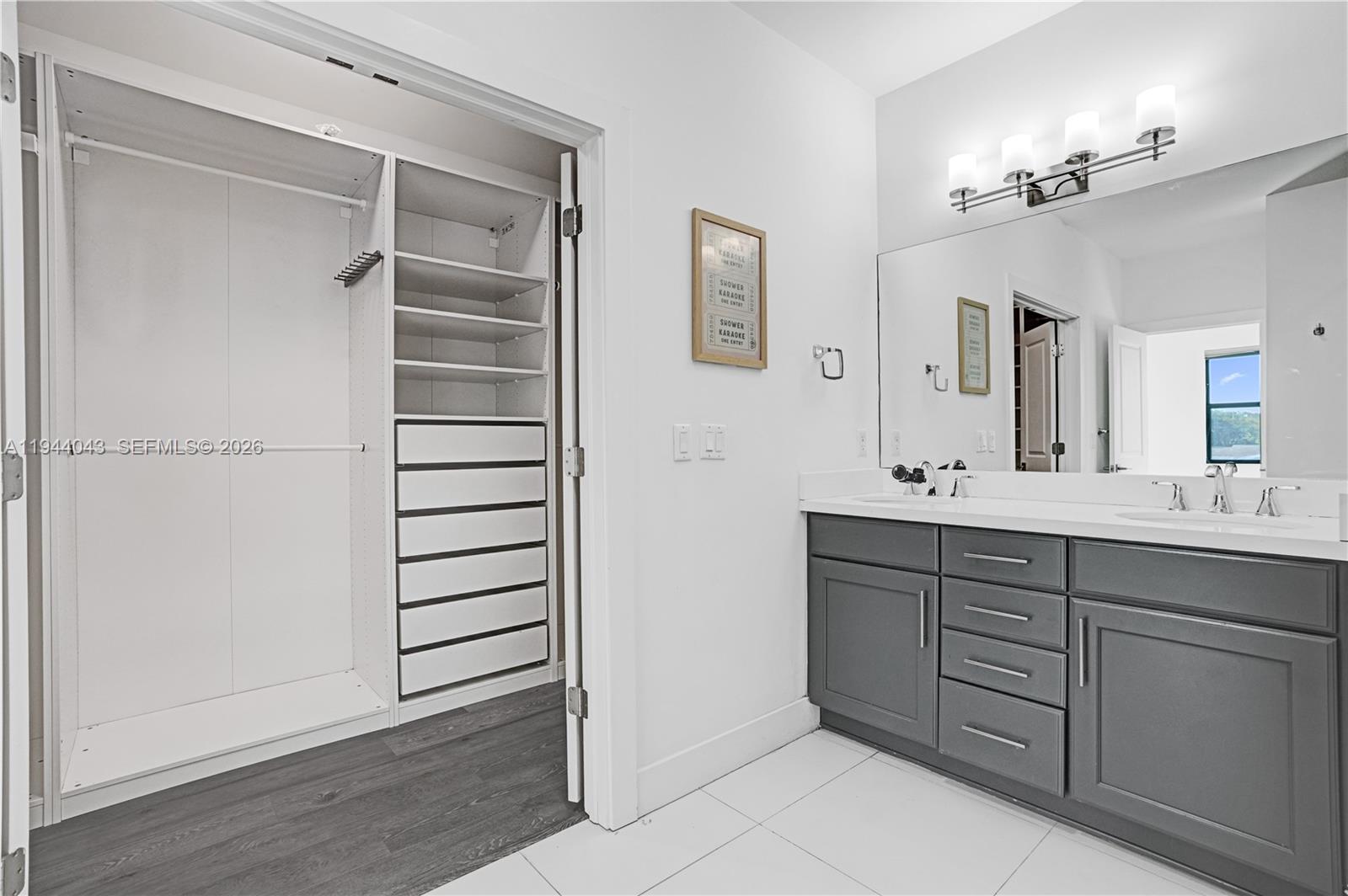 4518 E Aqua Bella Ln