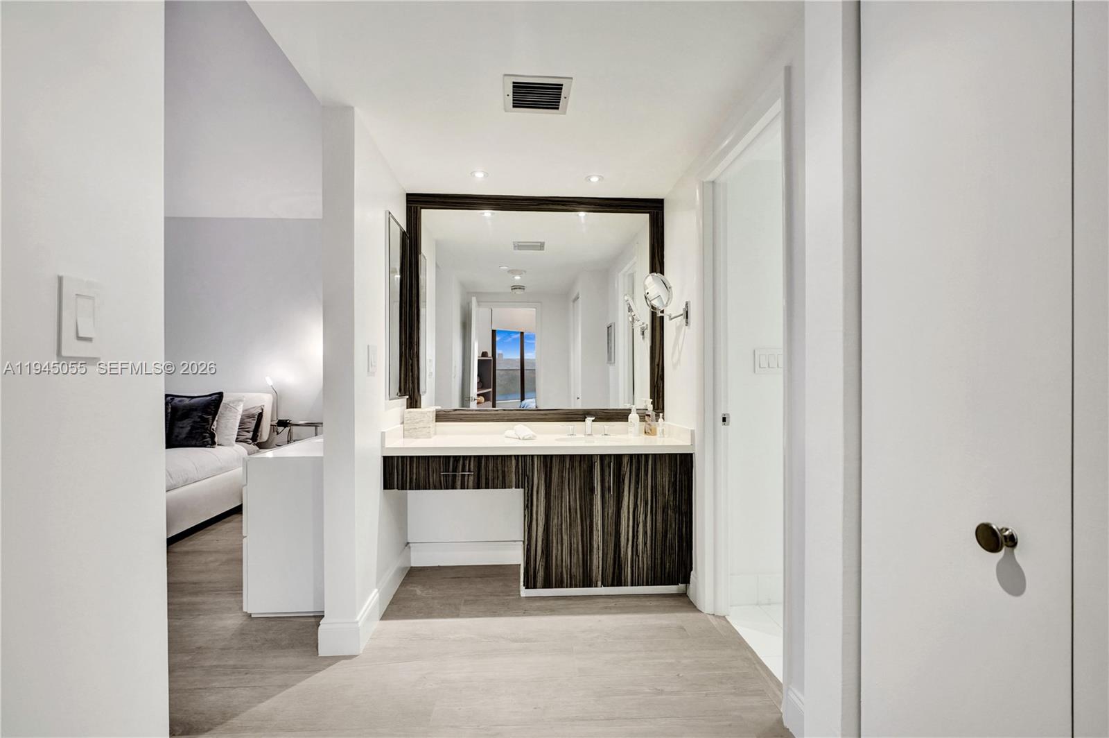 20281 E Country Club Dr # 1002