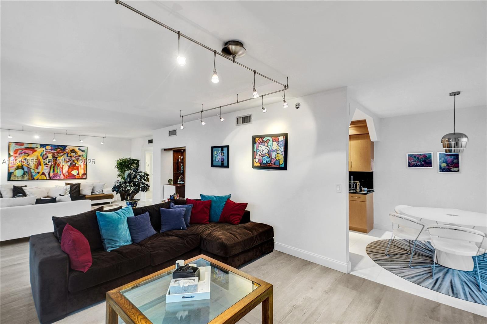 20281 E Country Club Dr # 1002