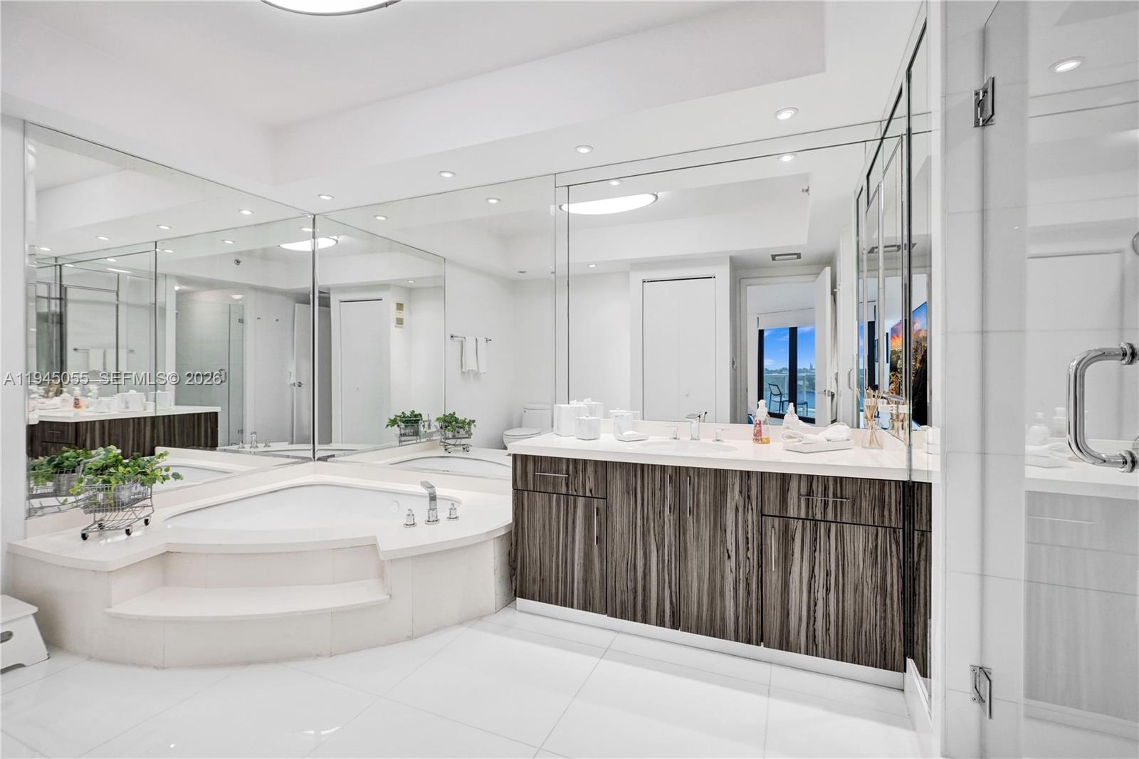 20281 E Country Club Dr # 1002