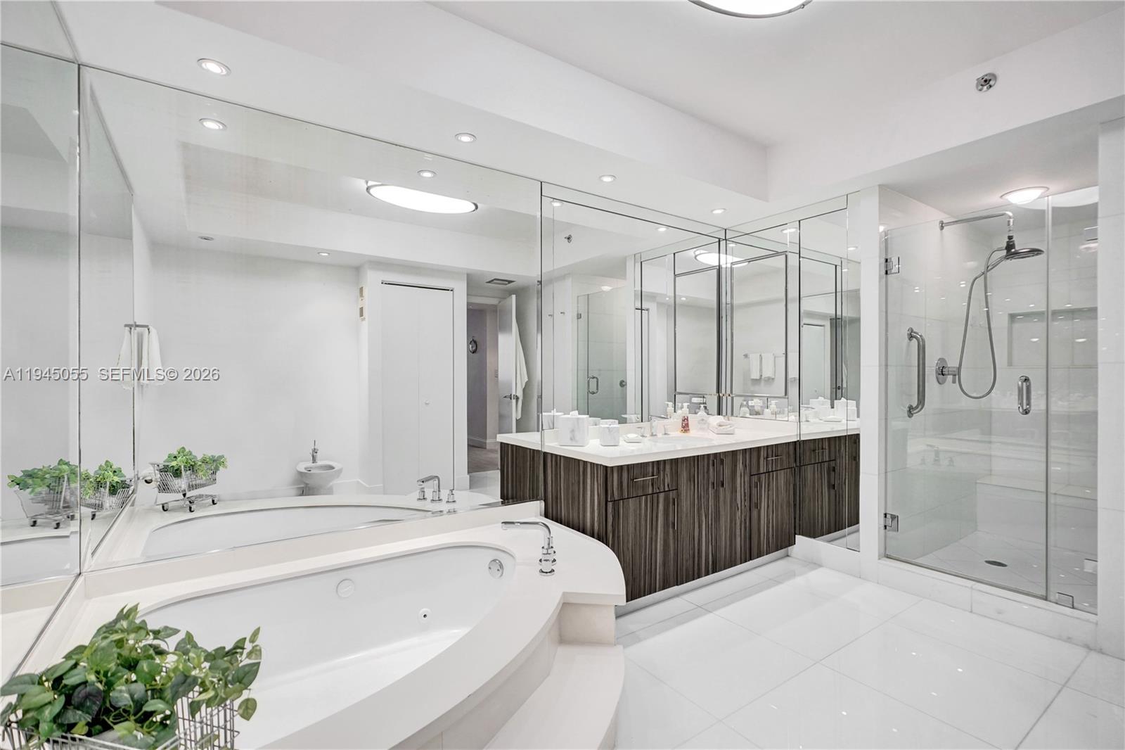 20281 E Country Club Dr # 1002