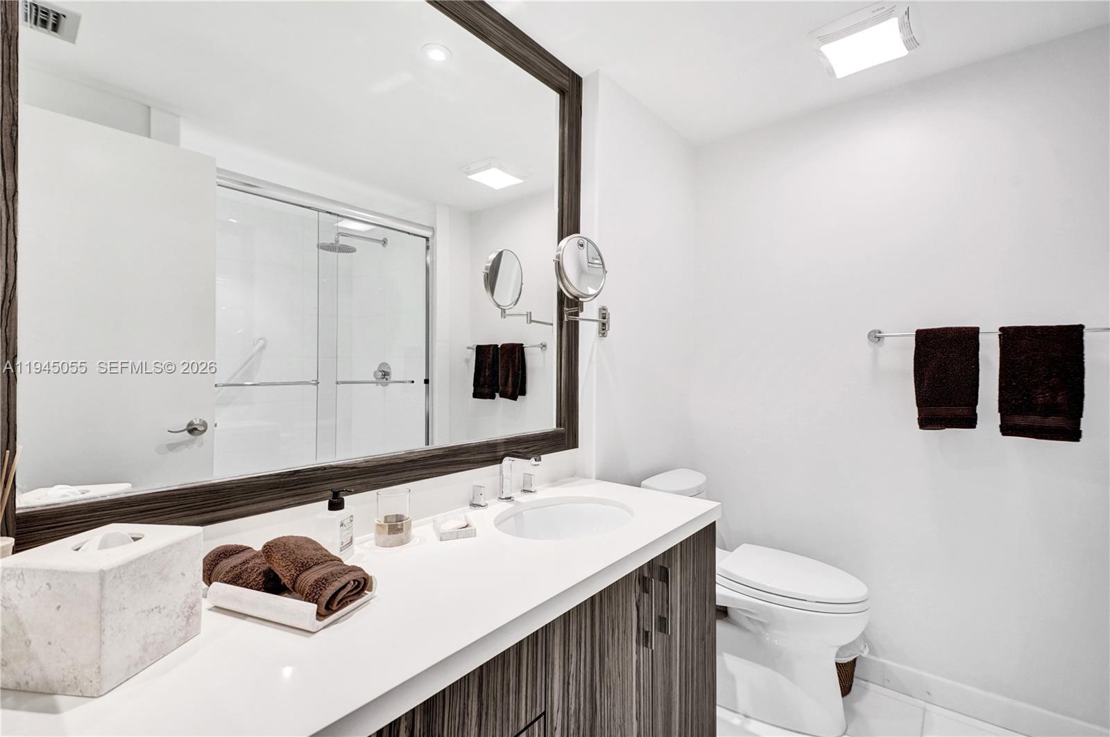 20281 E Country Club Dr # 1002