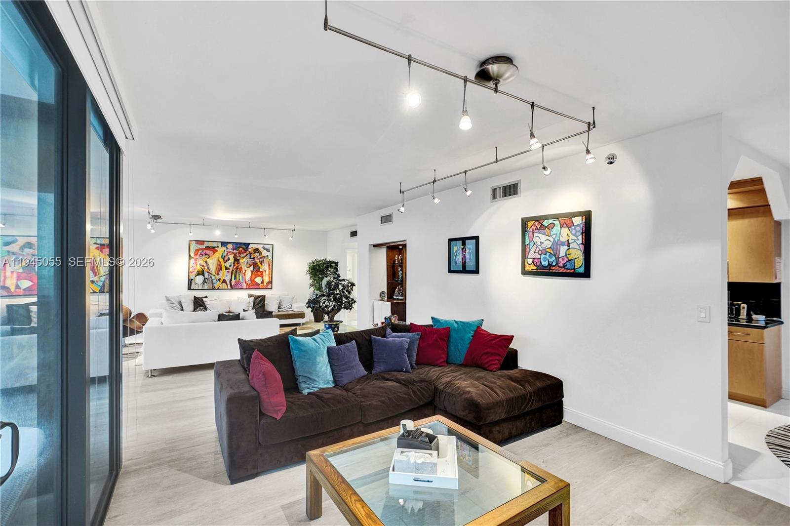 20281 E Country Club Dr # 1002