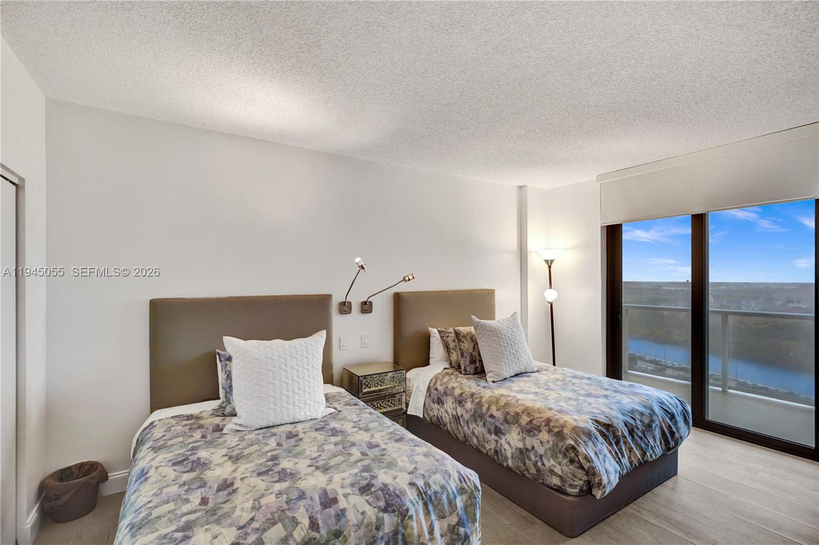 20281 E Country Club Dr # 1002