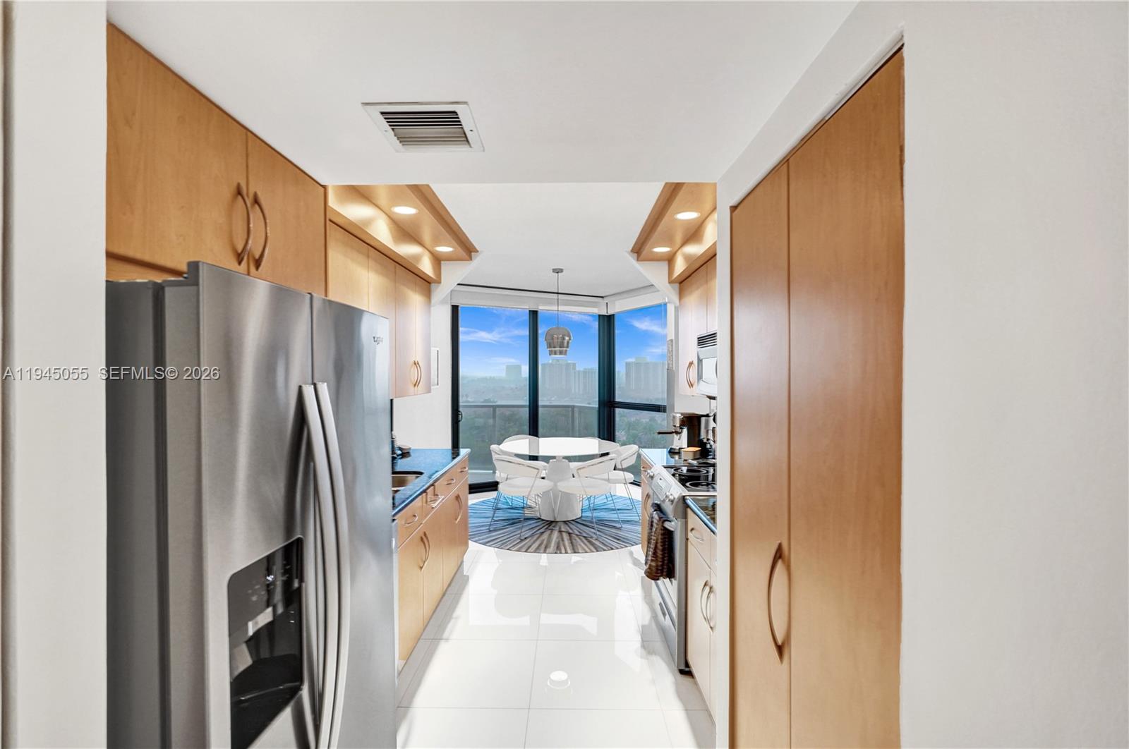 20281 E Country Club Dr # 1002