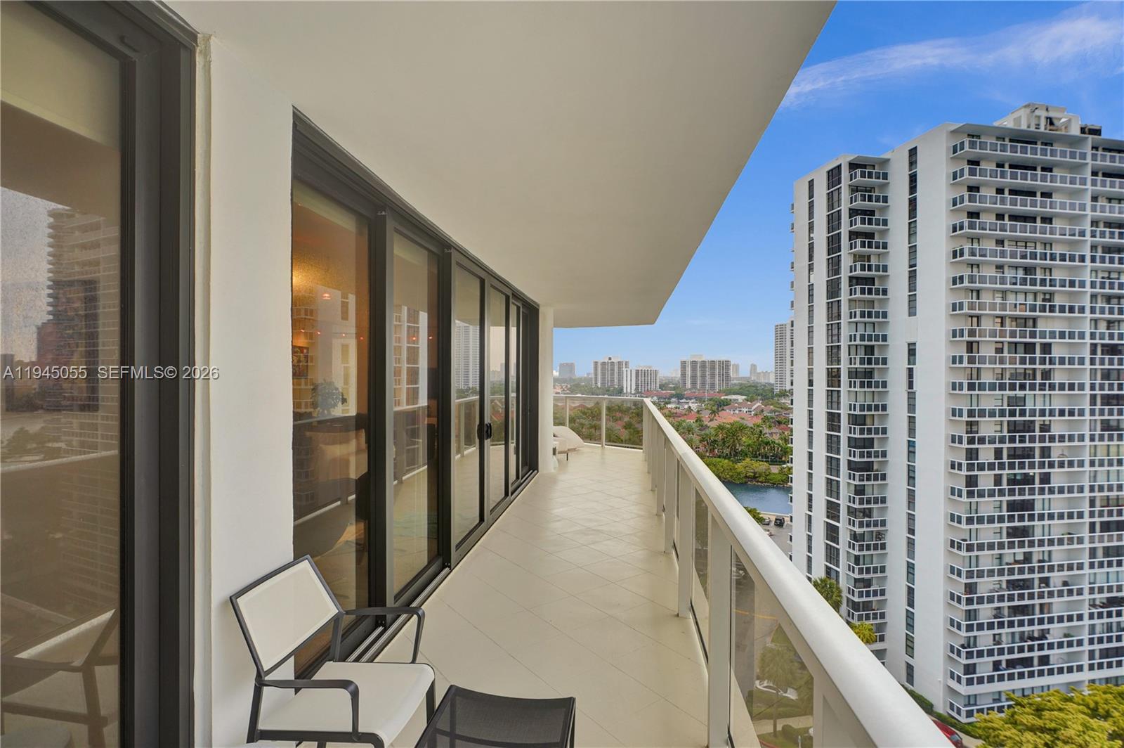 20281 E Country Club Dr # 1002