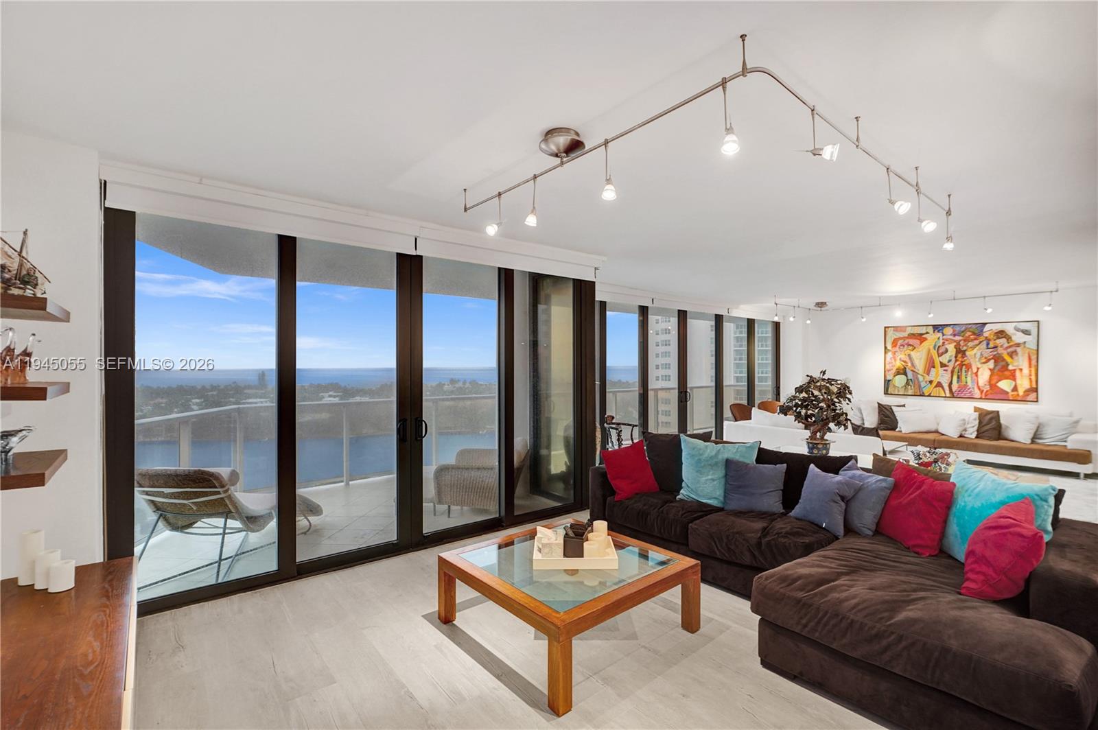 20281 E Country Club Dr # 1002