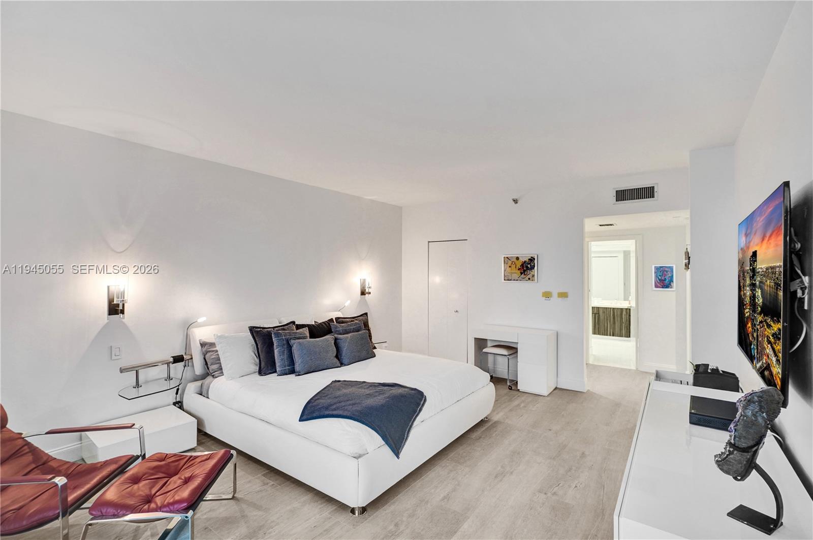 20281 E Country Club Dr # 1002