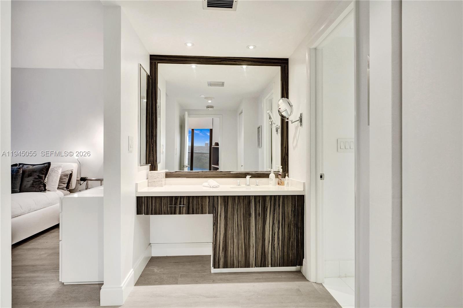 20281 E Country Club Dr # 1002