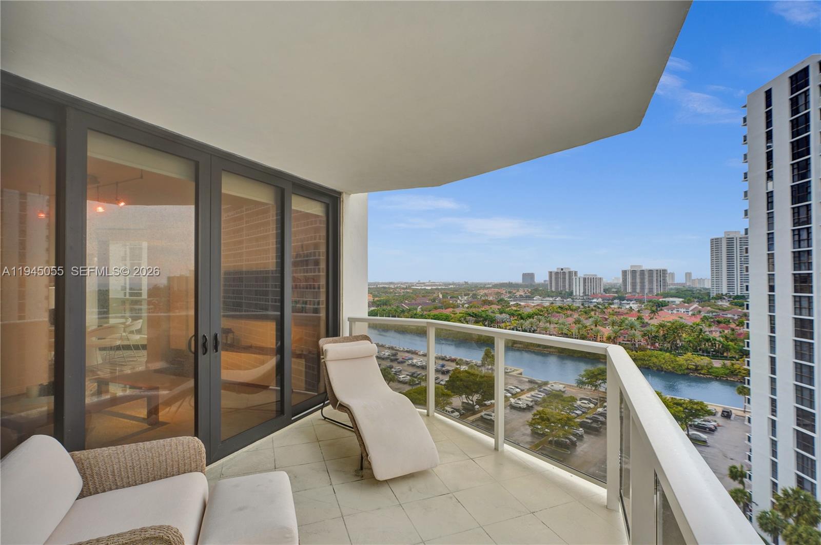 20281 E Country Club Dr # 1002