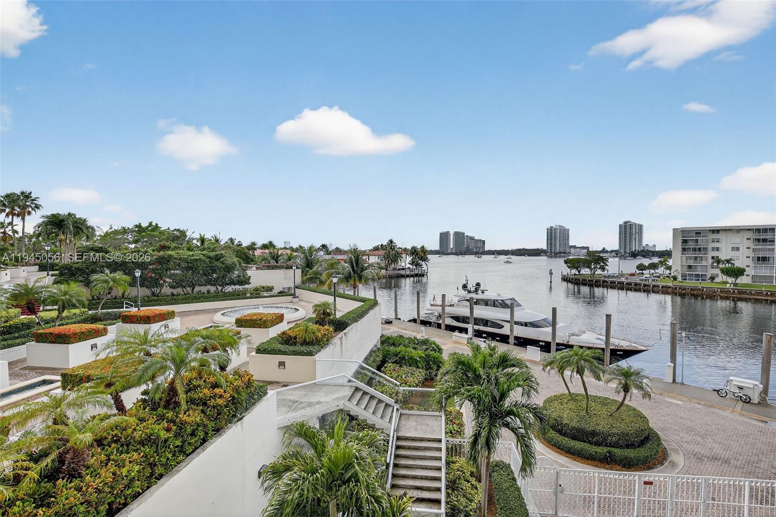 1000 W Island Blvd # 312