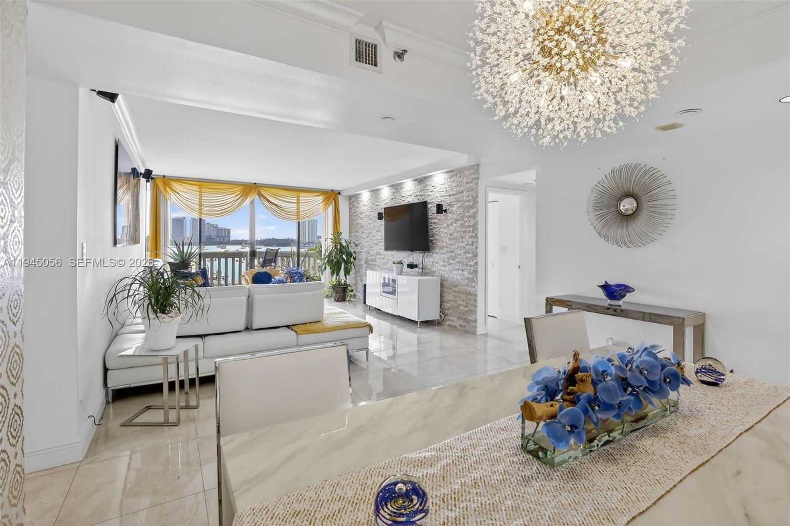 1000 W Island Blvd # 312