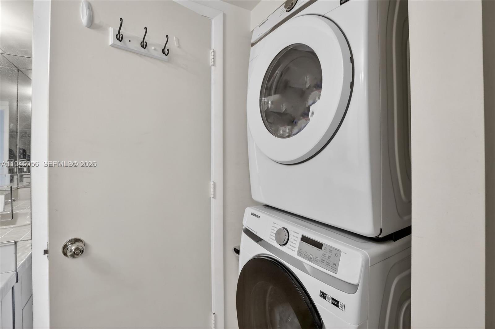 1000 W Island Blvd # 312