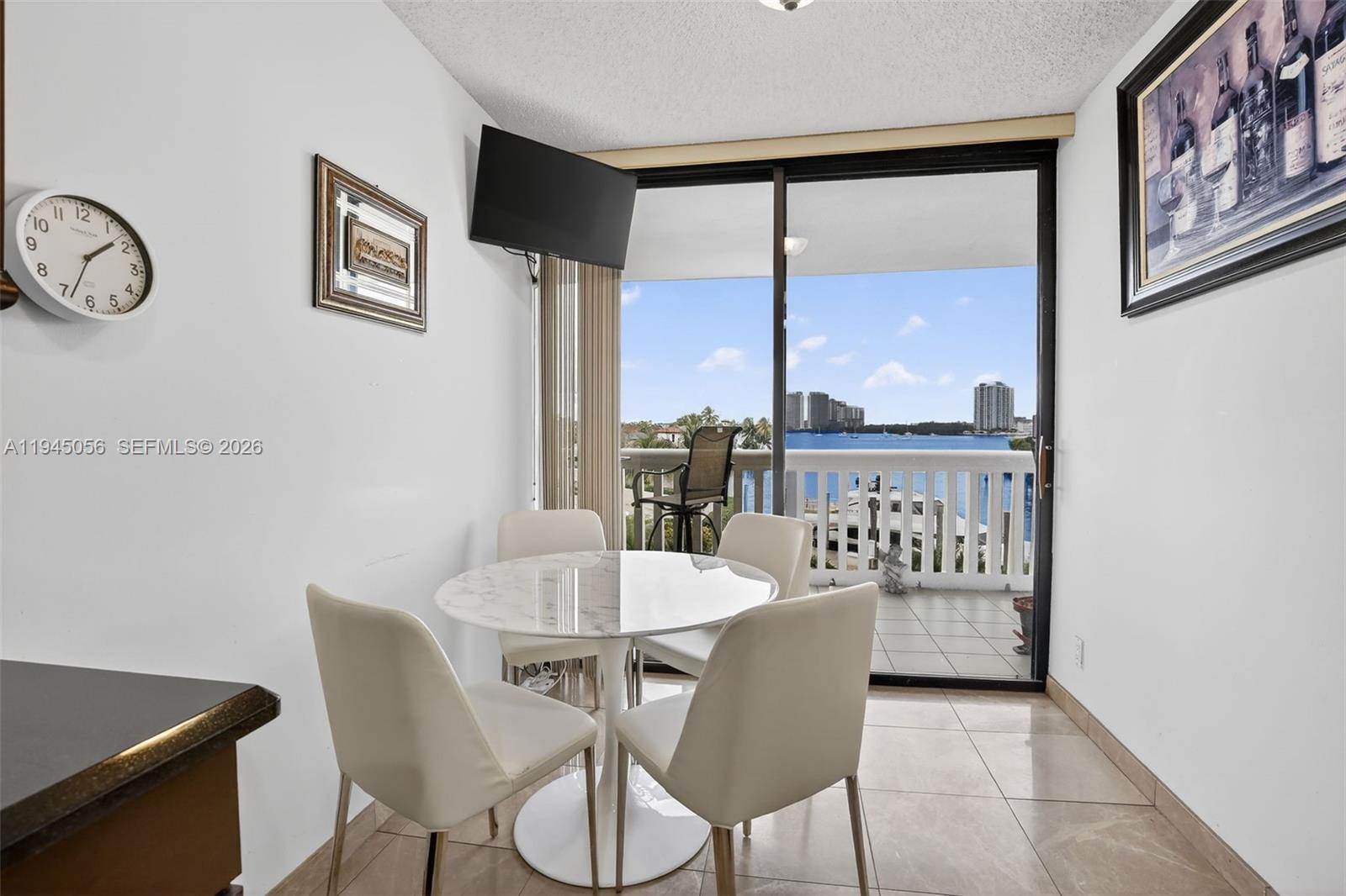 1000 W Island Blvd # 312