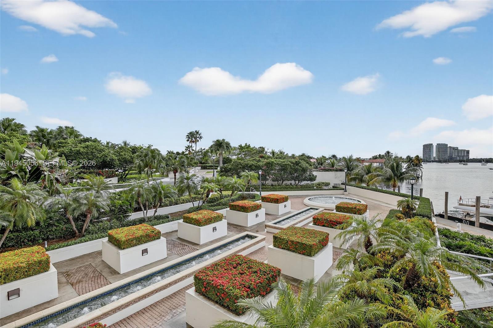 1000 W Island Blvd # 312