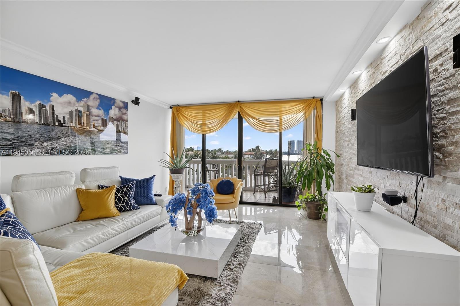 1000 W Island Blvd # 312