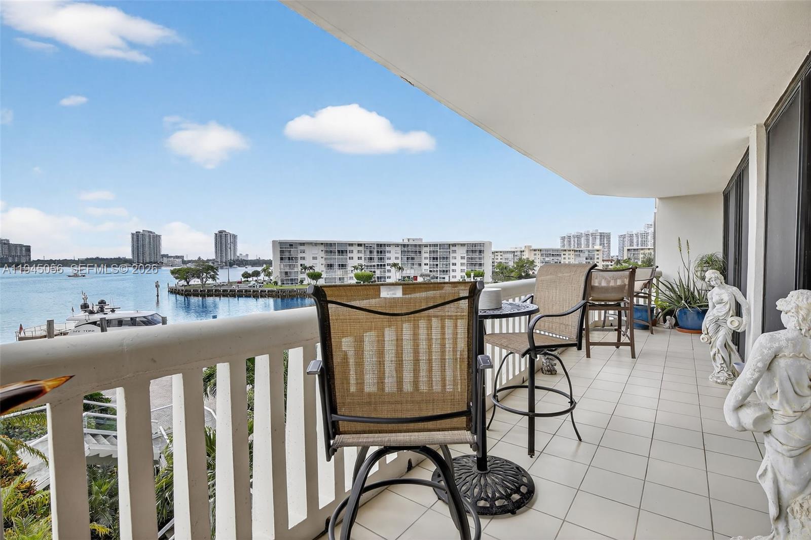 1000 W Island Blvd # 312