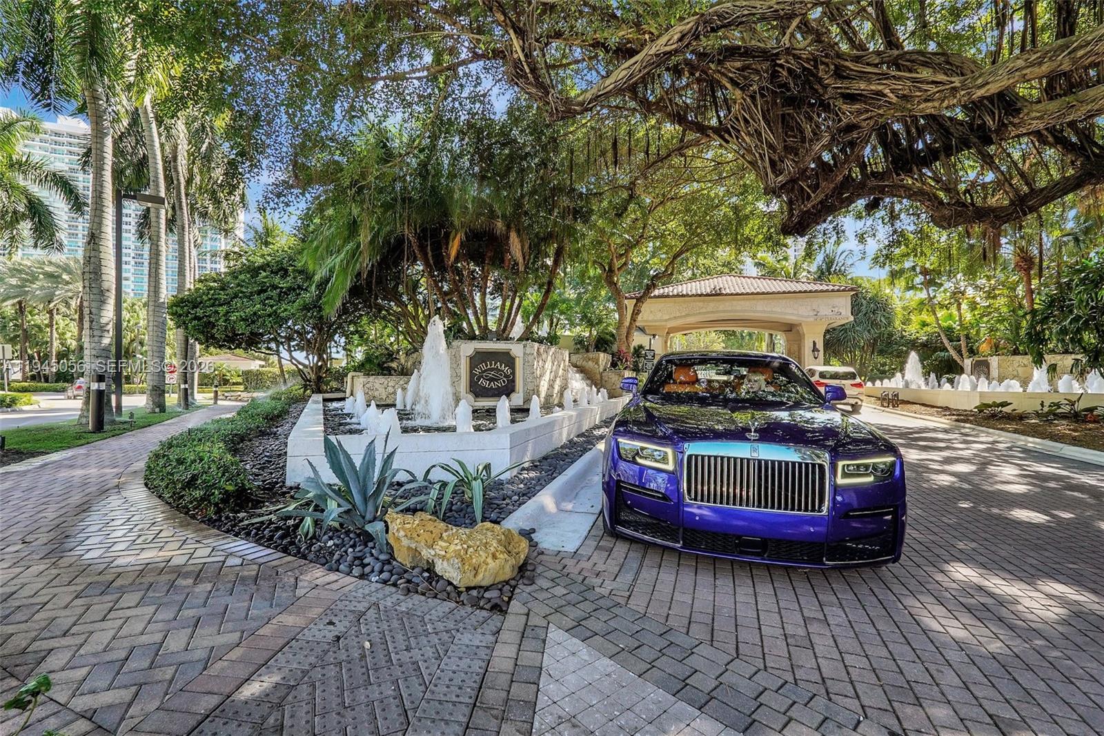 1000 W Island Blvd # 312