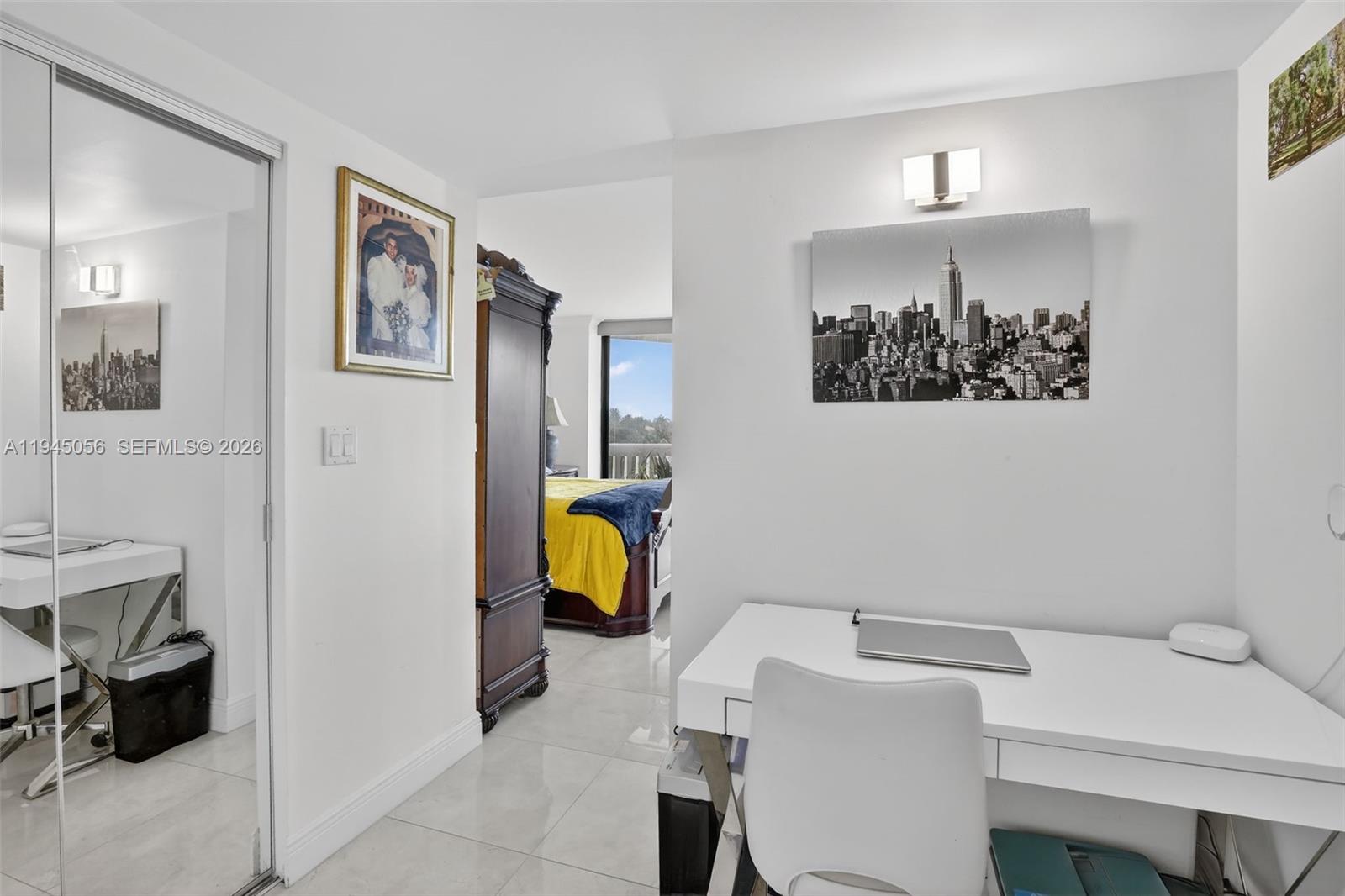 1000 W Island Blvd # 312