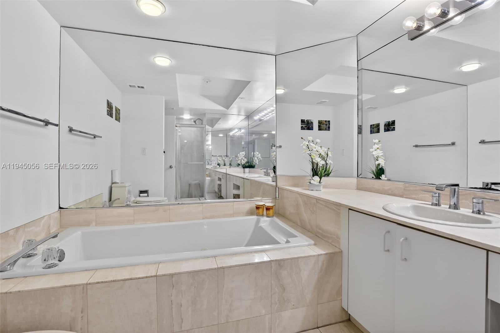 1000 W Island Blvd # 312