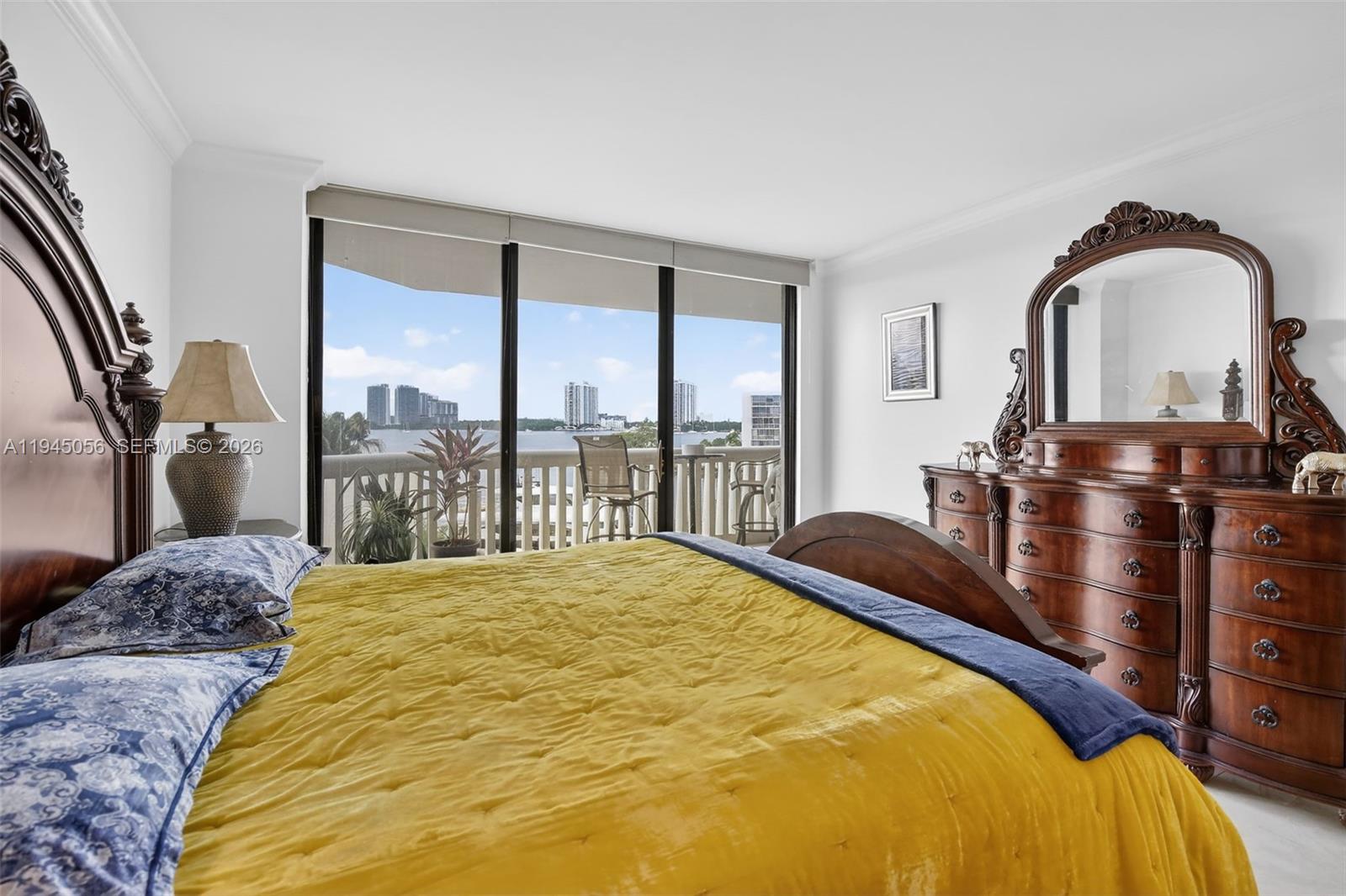 1000 W Island Blvd # 312