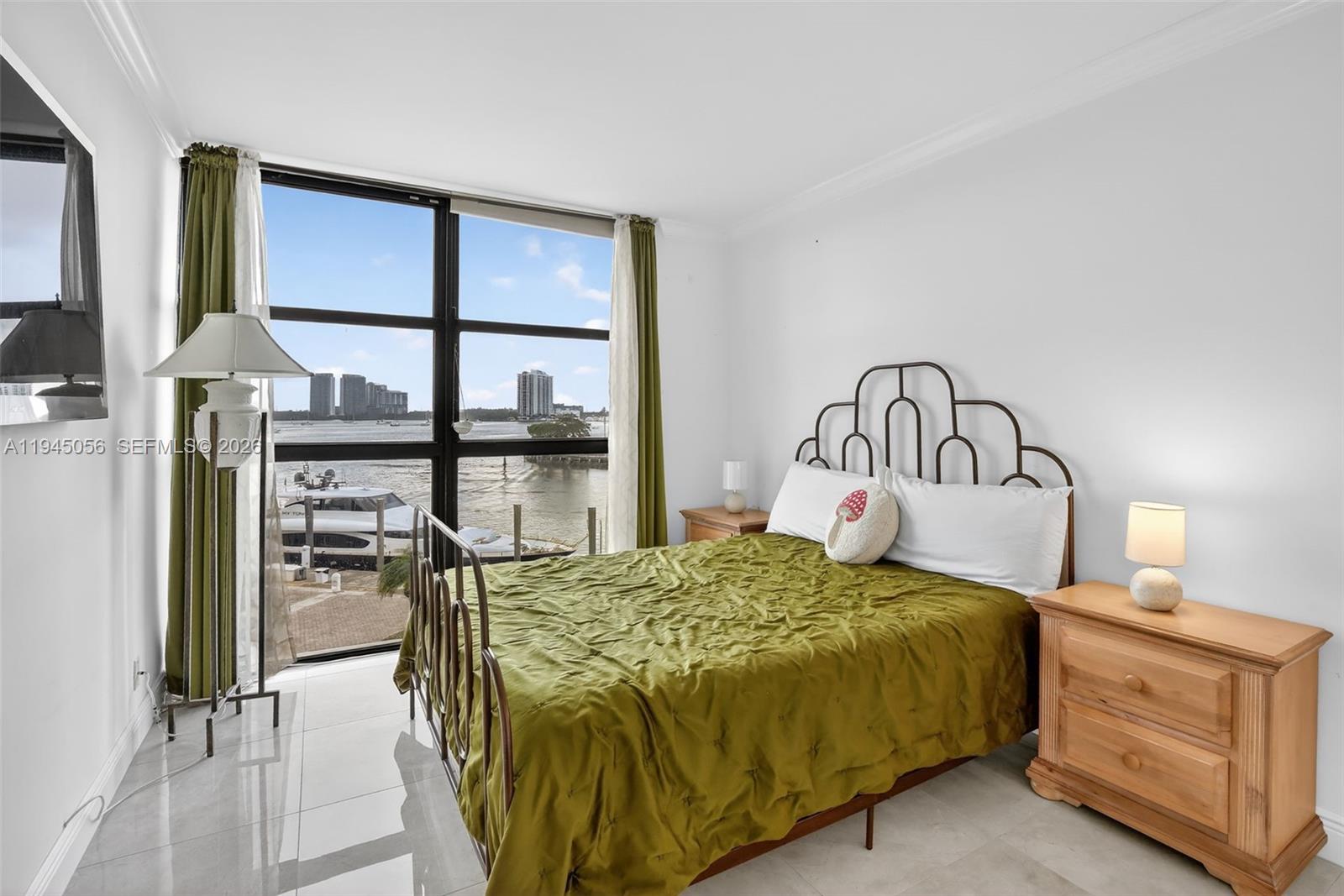 1000 W Island Blvd # 312