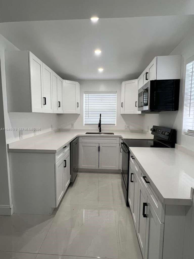 2850 NW 7th St