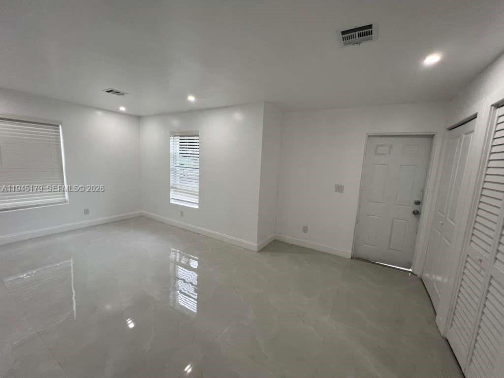 2850 NW 7th St