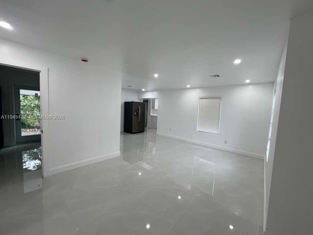 2850 NW 7th St