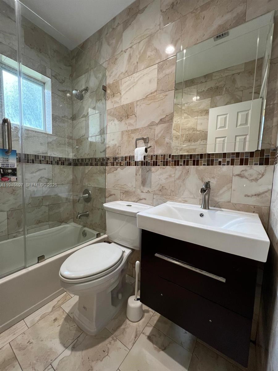 1735 NE 157th Ter
