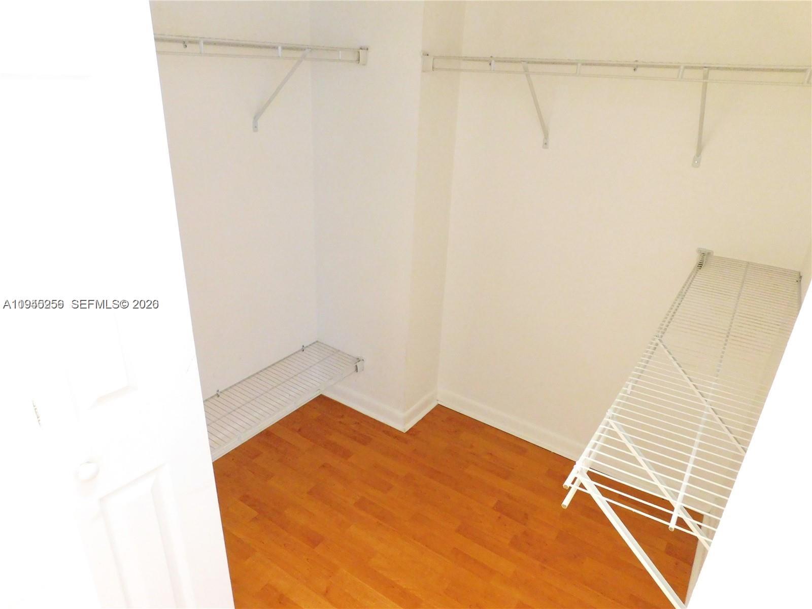 3300 NE 191 St # 1002