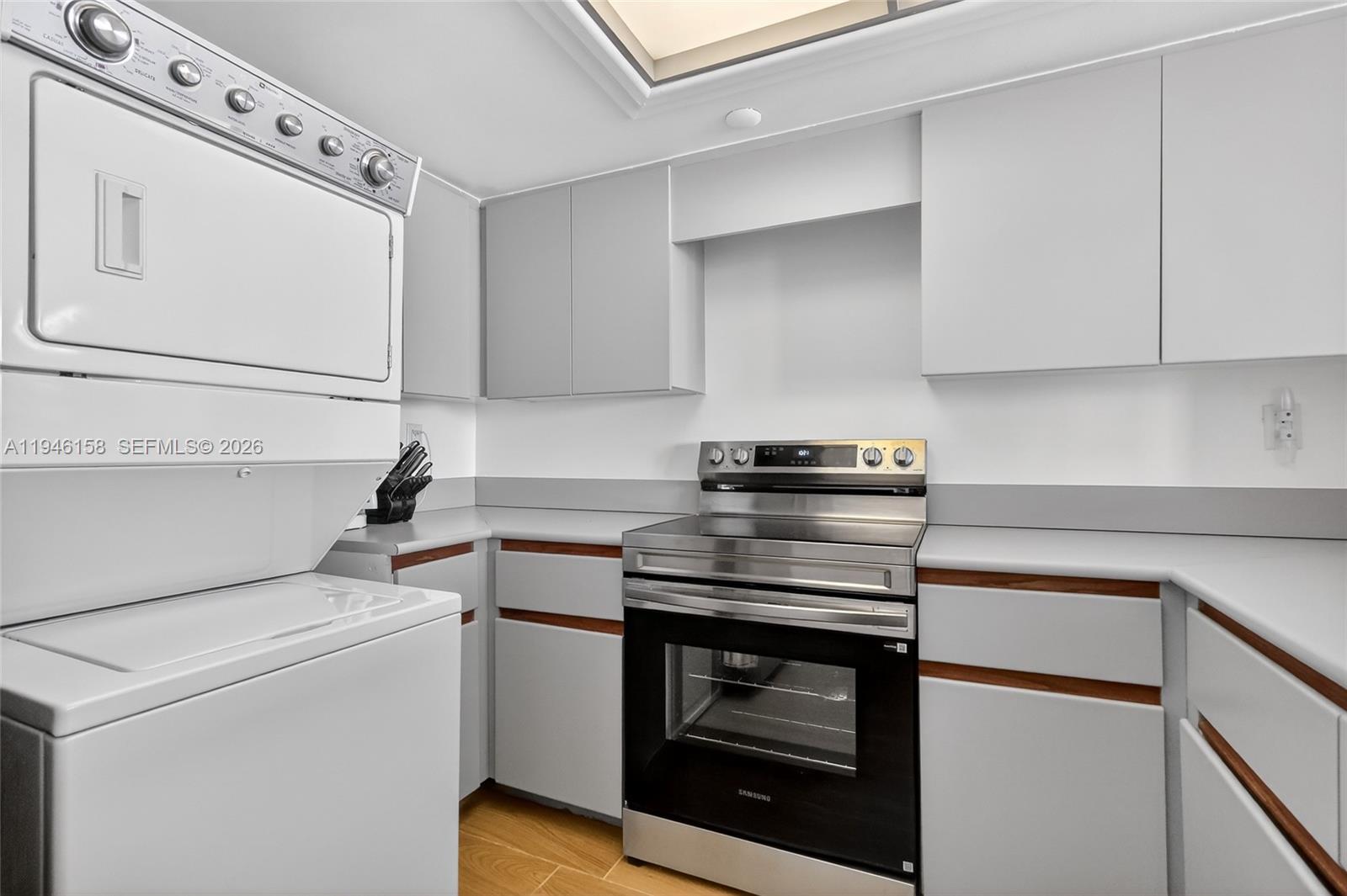 400 S Pointe Dr # 1608