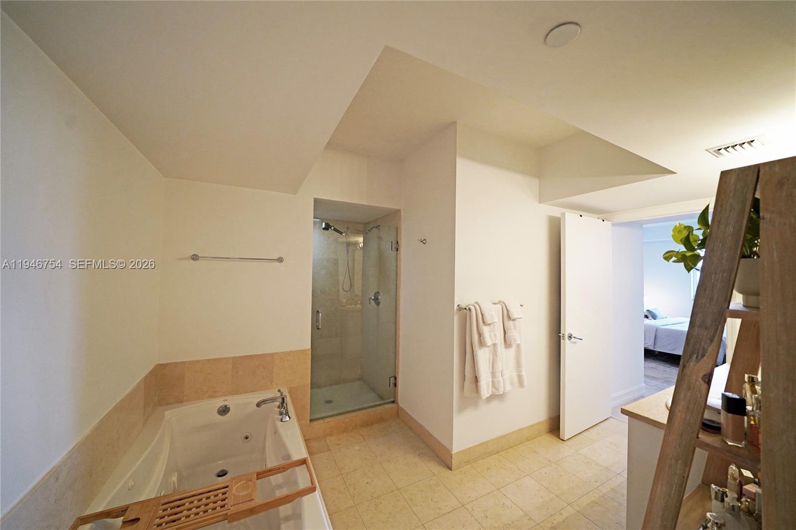 20000 E Country Club Dr # 1014