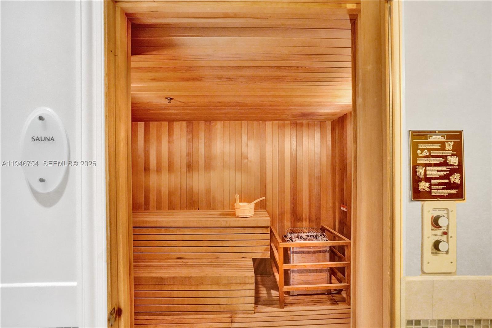 20000 E Country Club Dr # 1014