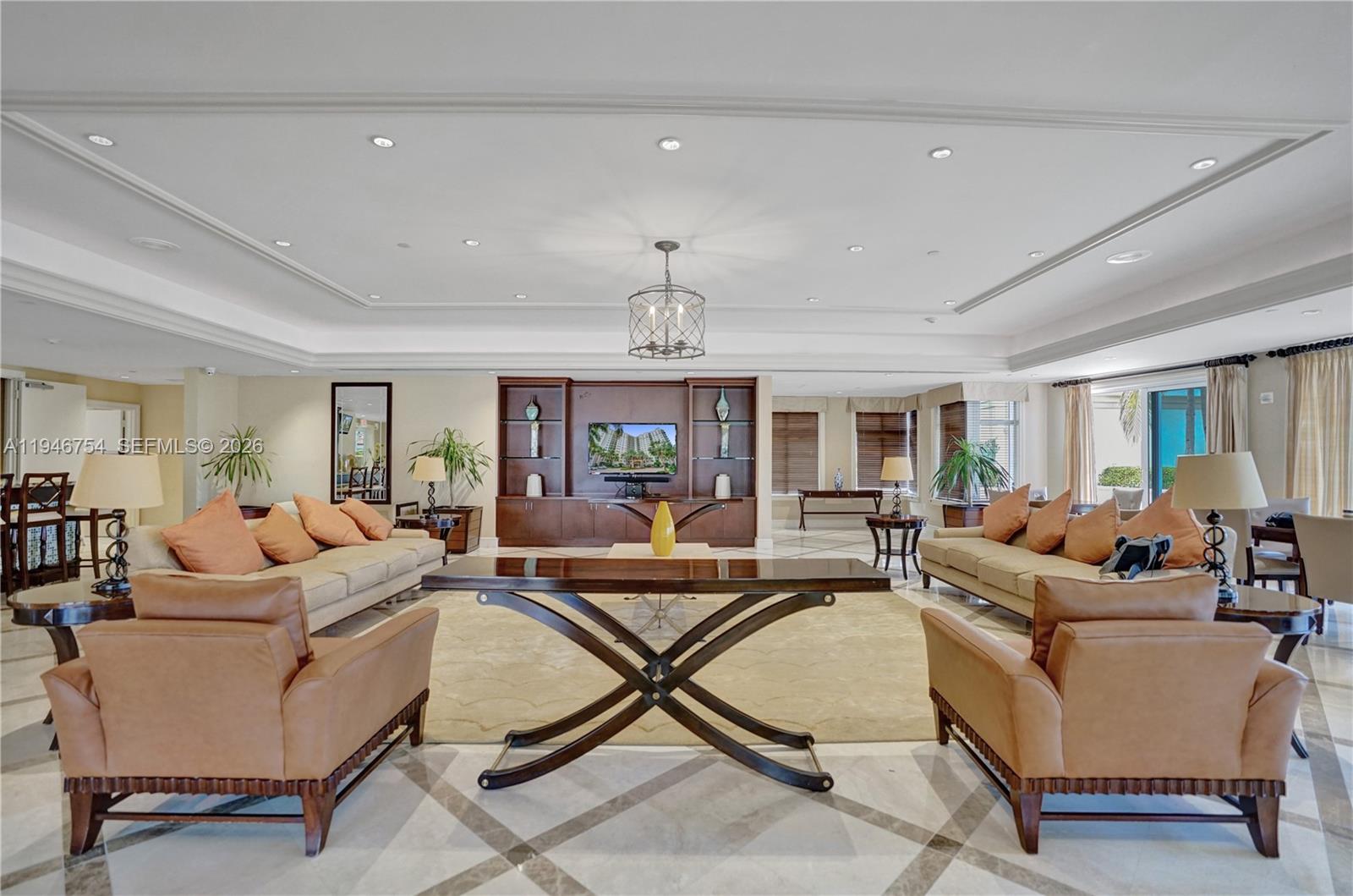 20000 E Country Club Dr # 1014