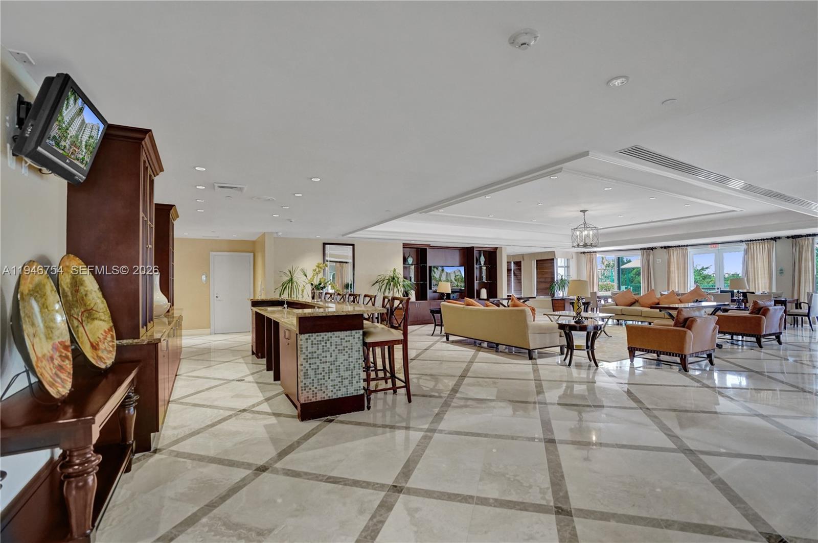 20000 E Country Club Dr # 1014