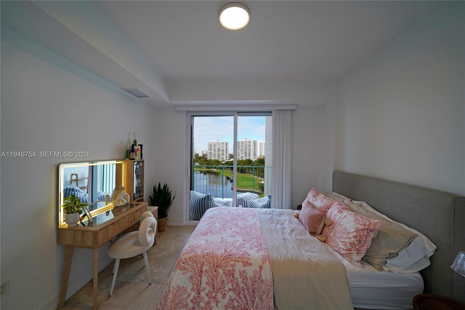 20000 E Country Club Dr # 1014