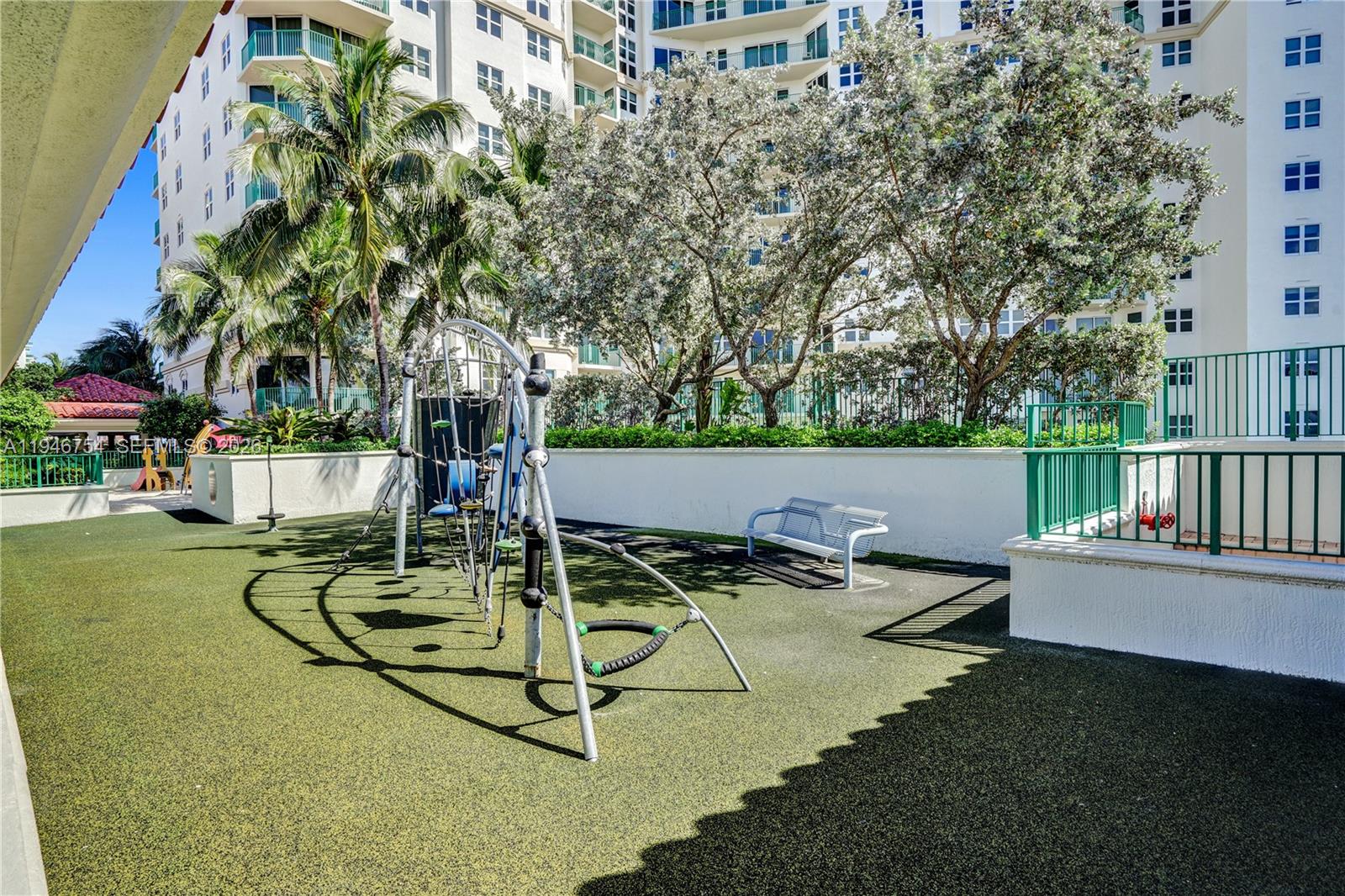 20000 E Country Club Dr # 1014