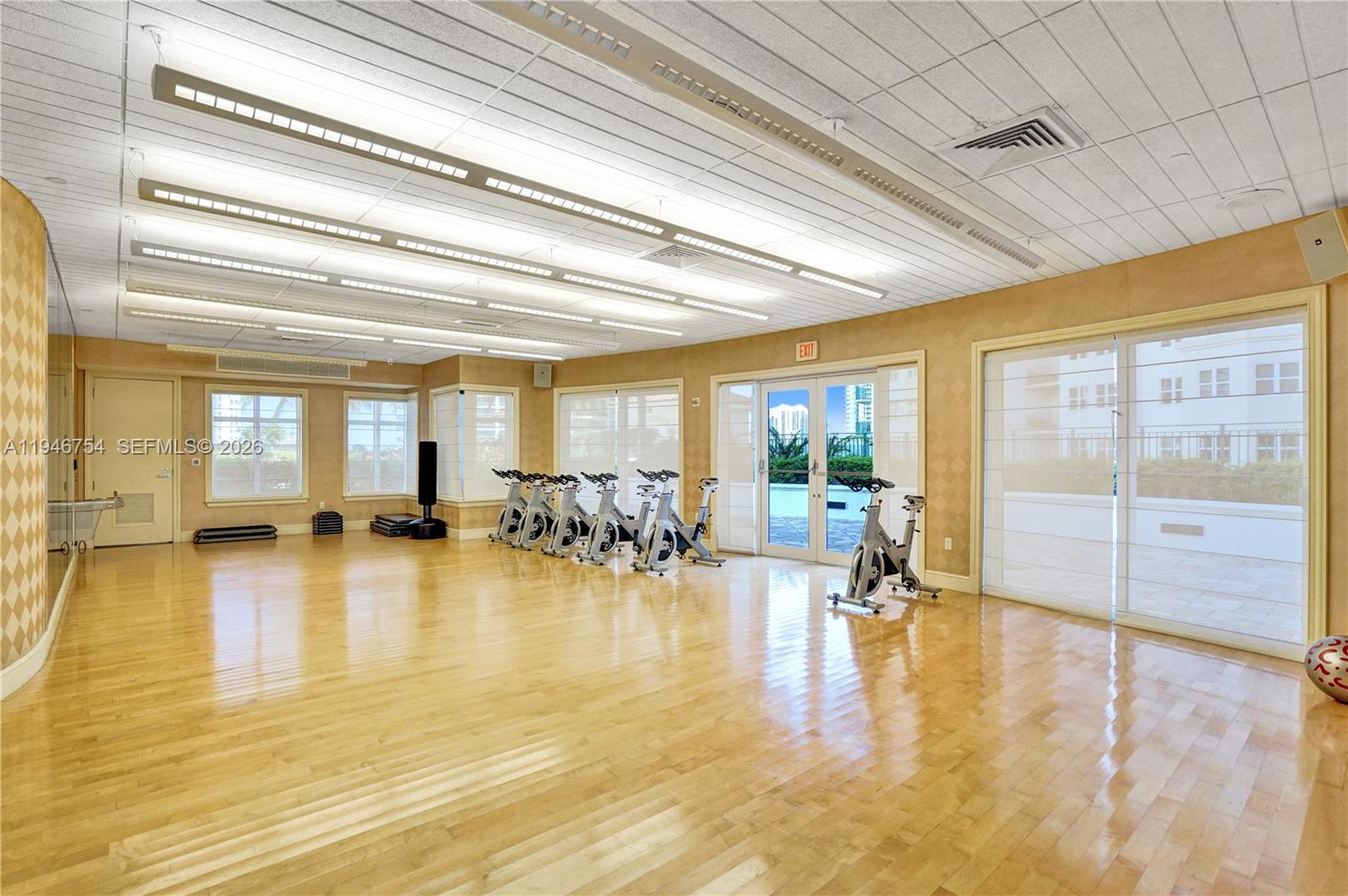 20000 E Country Club Dr # 1014