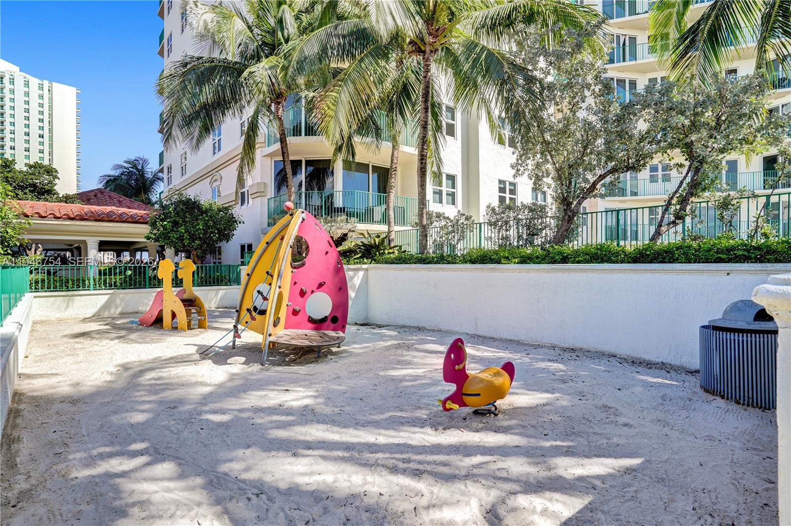 20000 E Country Club Dr # 1014