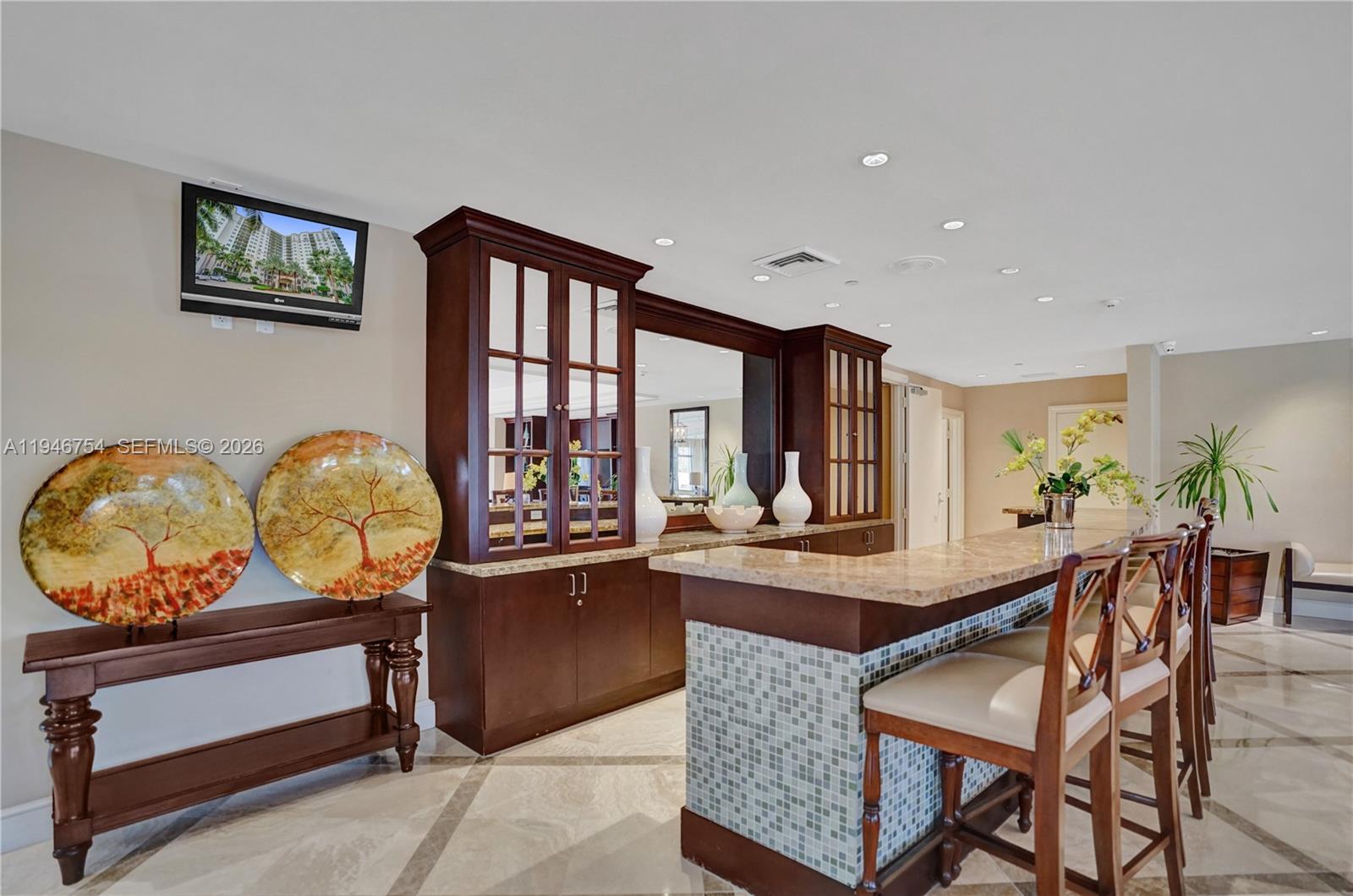 20000 E Country Club Dr # 1014