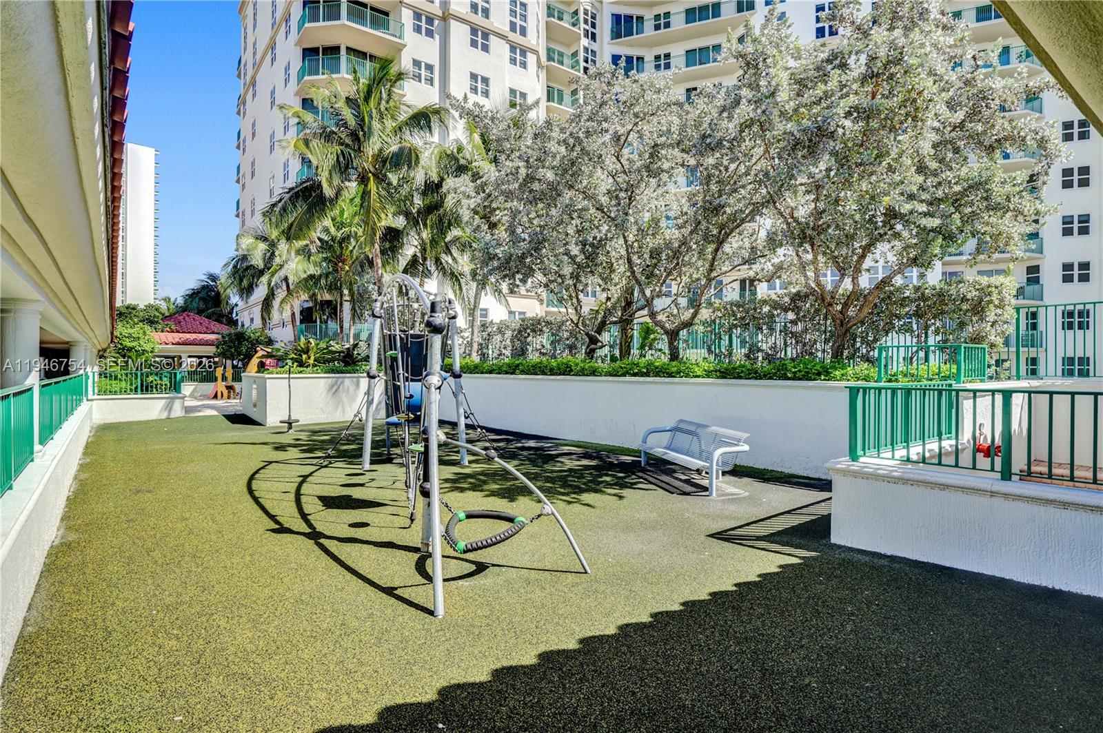 20000 E Country Club Dr # 1014