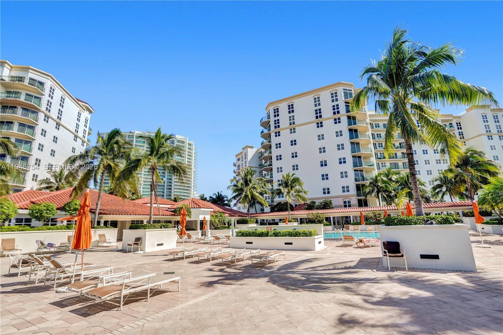 20000 E Country Club Dr # 1014