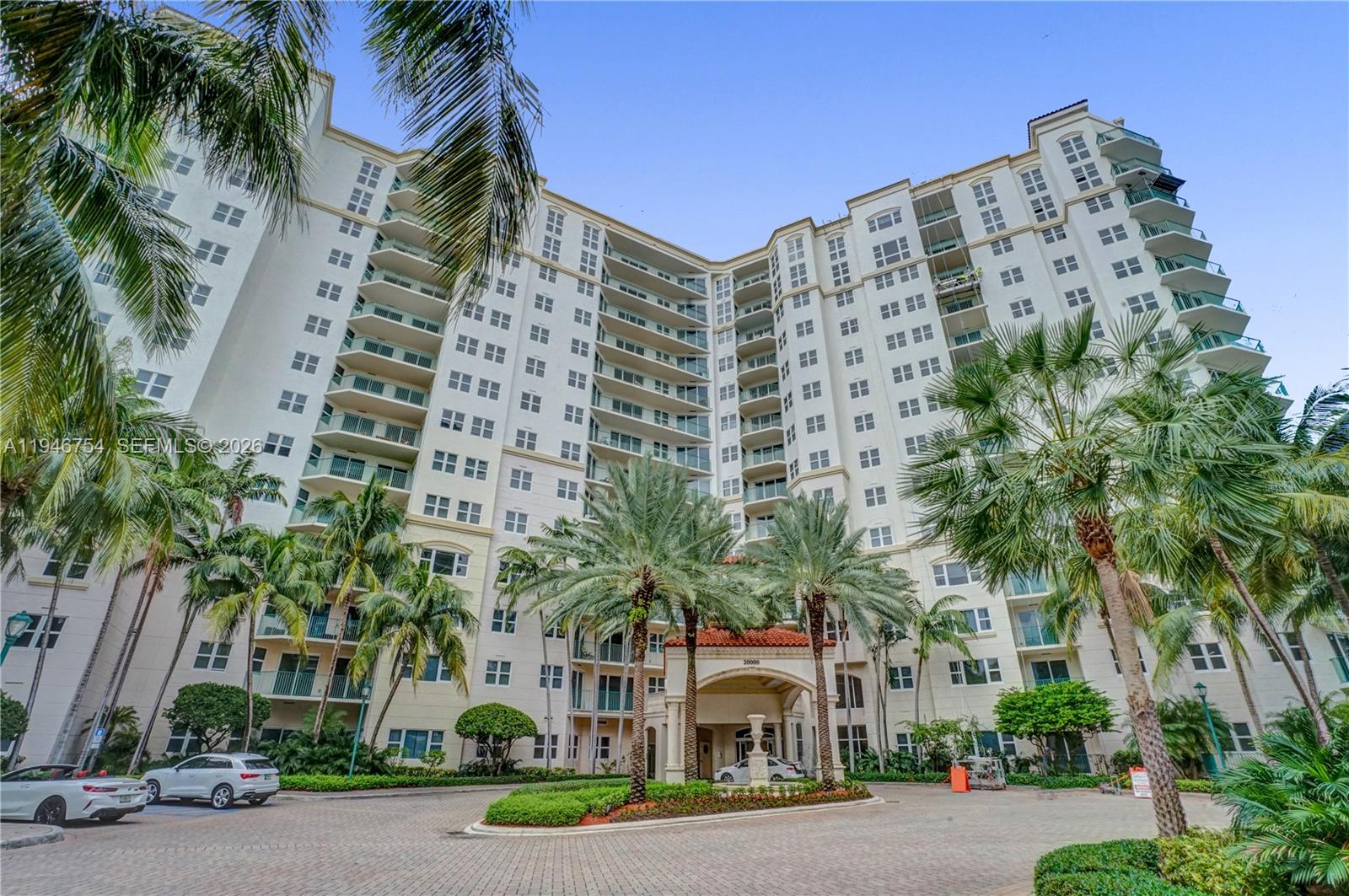 20000 E Country Club Dr # 1014