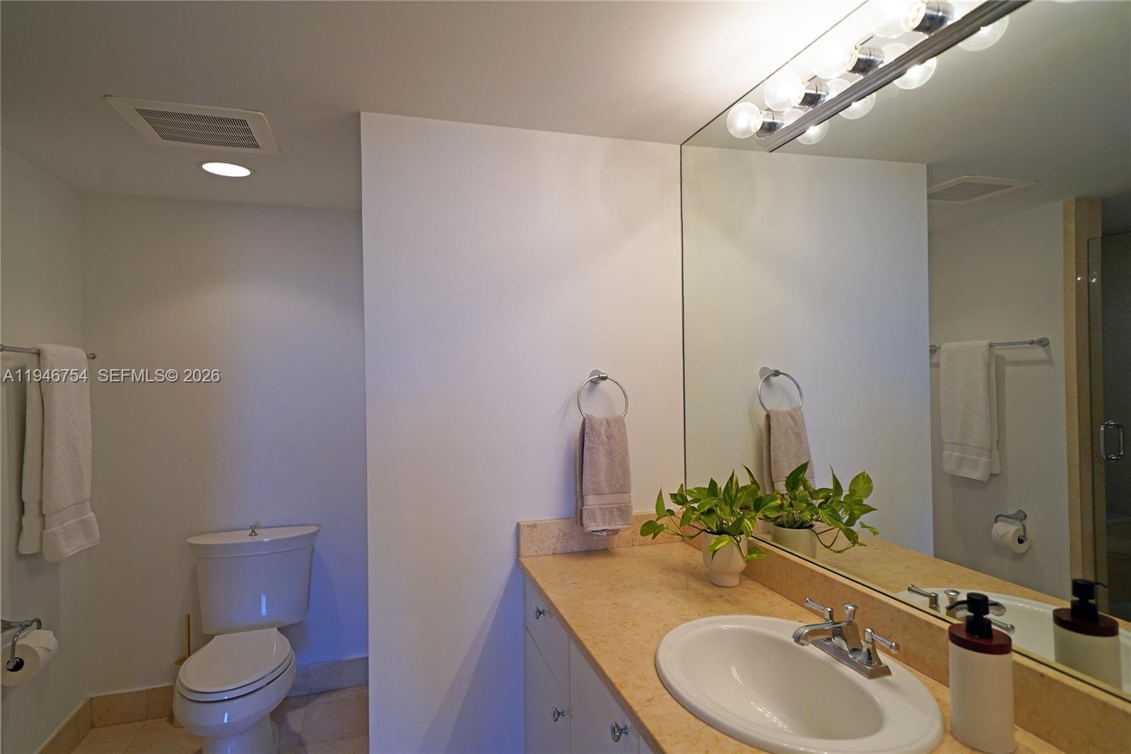 20000 E Country Club Dr # 1014