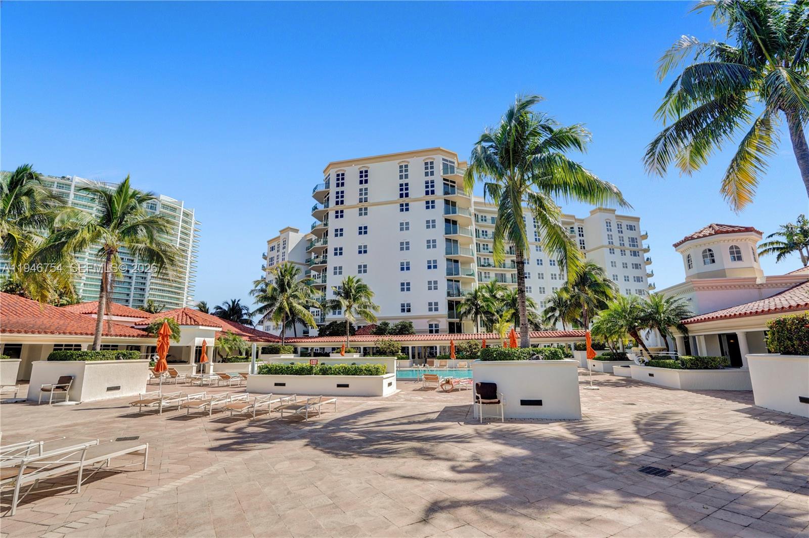 20000 E Country Club Dr # 1014