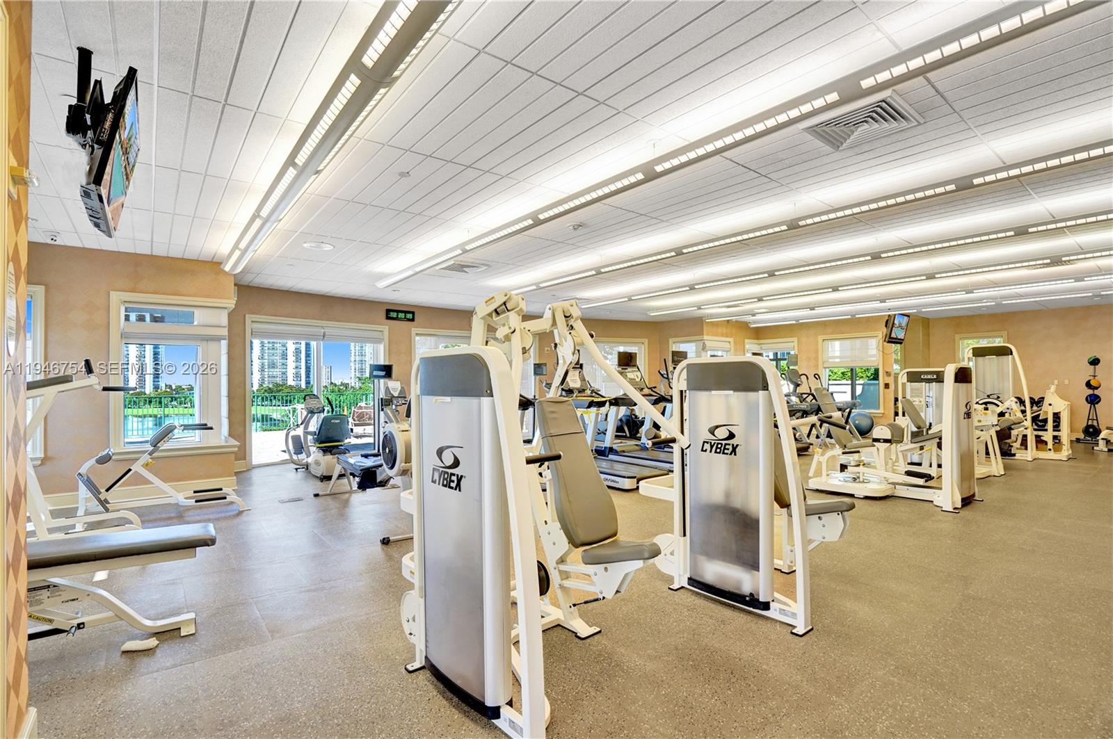 20000 E Country Club Dr # 1014