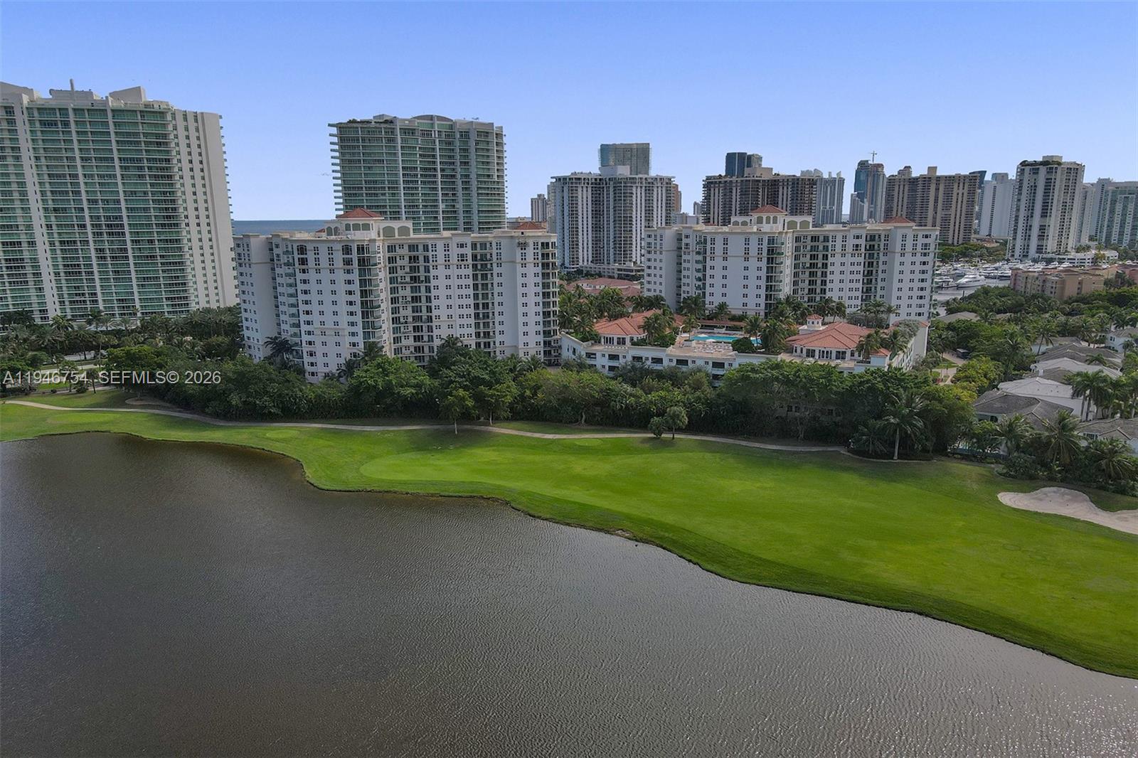 20000 E Country Club Dr # 1014